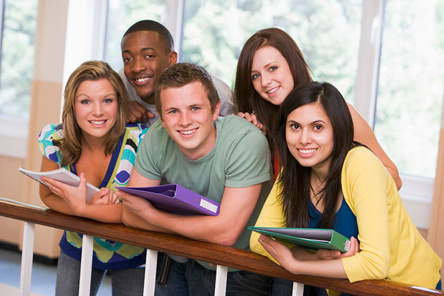 estudiantes de la Escuela Municipal de Idiomas